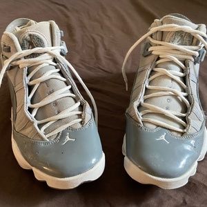 Grey air Jordens